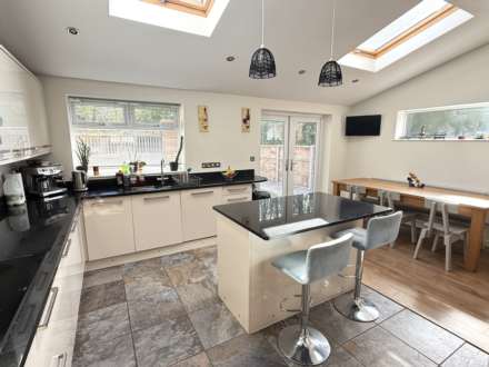 Maple Drive, Exmouth, Image 2