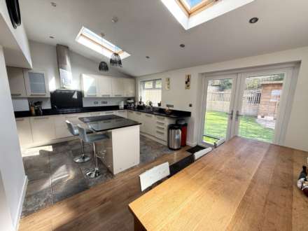 Maple Drive, Exmouth, Image 5