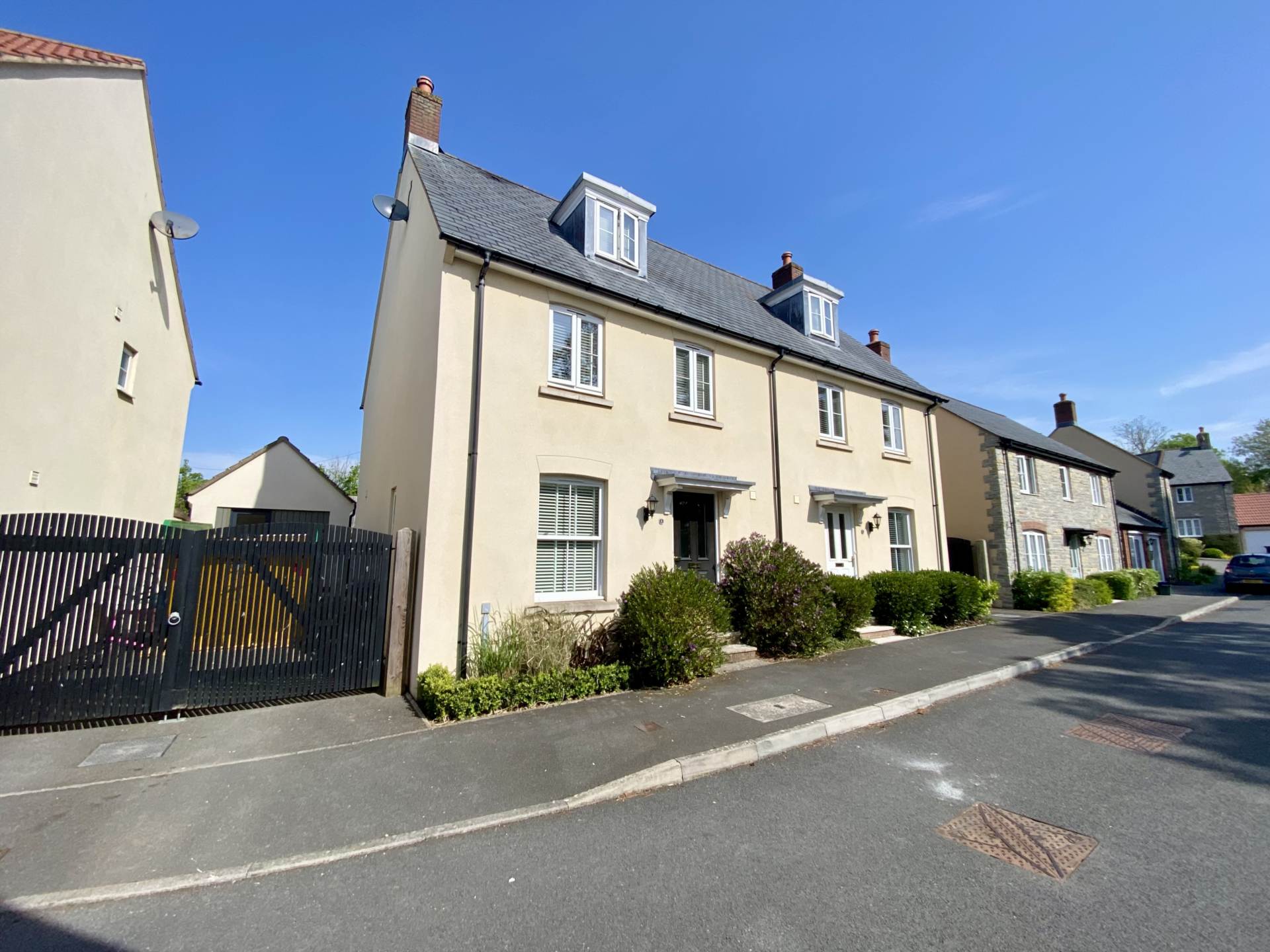 Hillcrest Gardens, Exmouth, Image 17