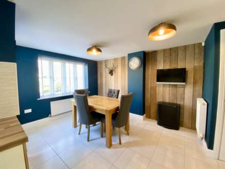 Hillcrest Gardens, Exmouth, Image 12