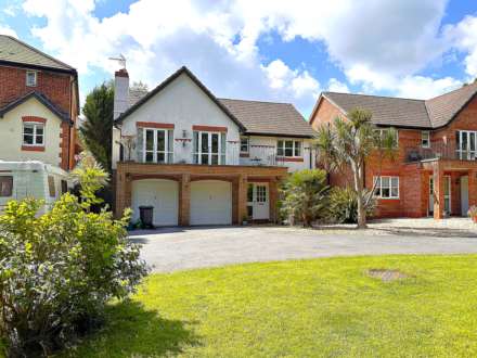 Combourg Close, Exmouth, Image 1