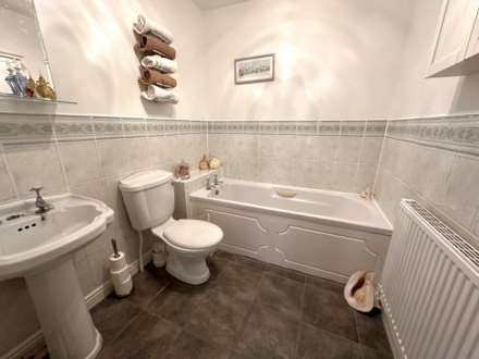 Combourg Close, Exmouth, Image 10