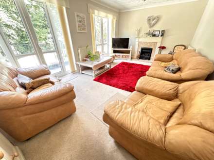 Combourg Close, Exmouth, Image 2