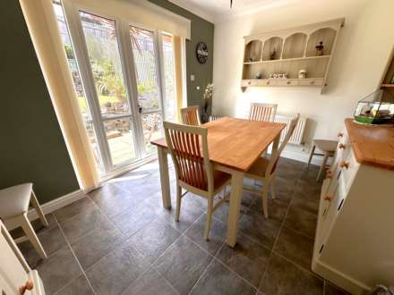 Combourg Close, Exmouth, Image 4