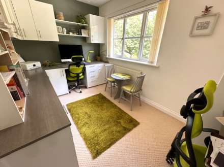 Combourg Close, Exmouth, Image 9