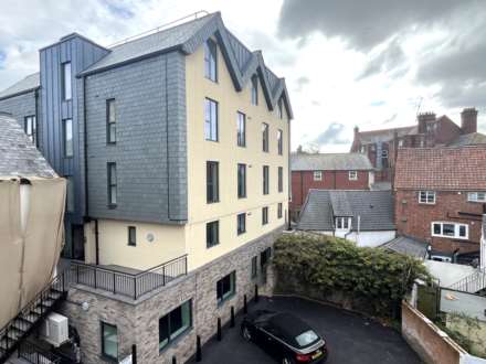 2 Bedroom Flat, Bowlinger Court, Queen Street