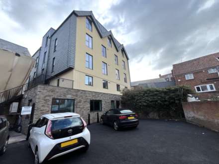 2 Bedroom Flat, Bowlinger Court, Queen Street