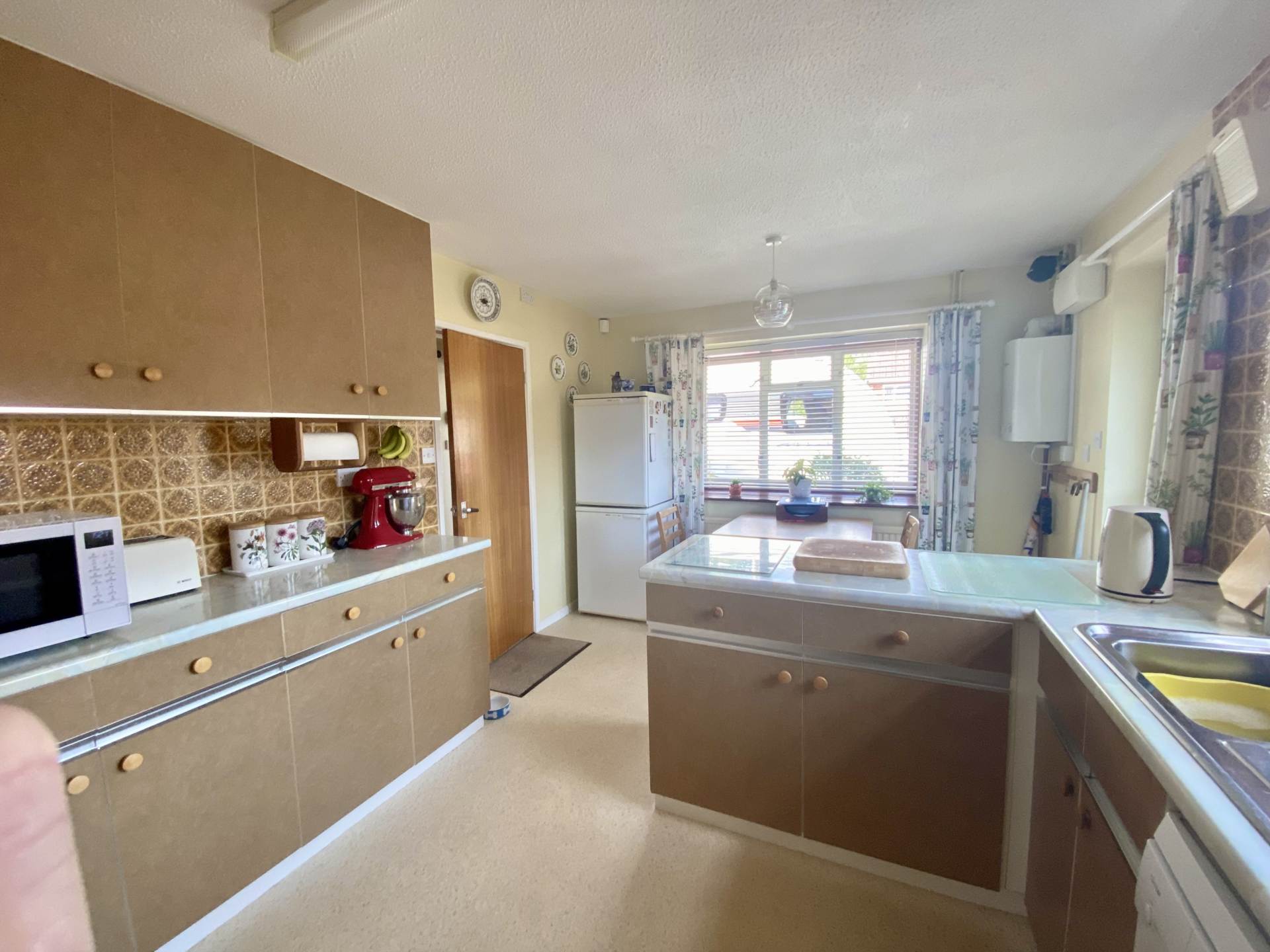 Valley Way, Exmouth, Image 14