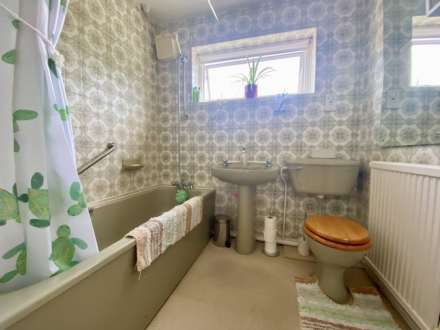 Valley Way, Exmouth, Image 12