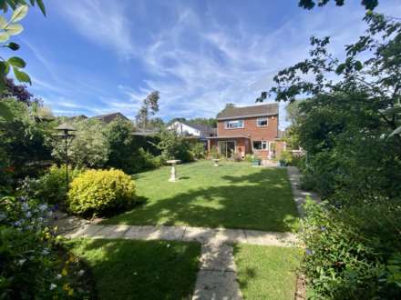 Valley Way, Exmouth, Image 16