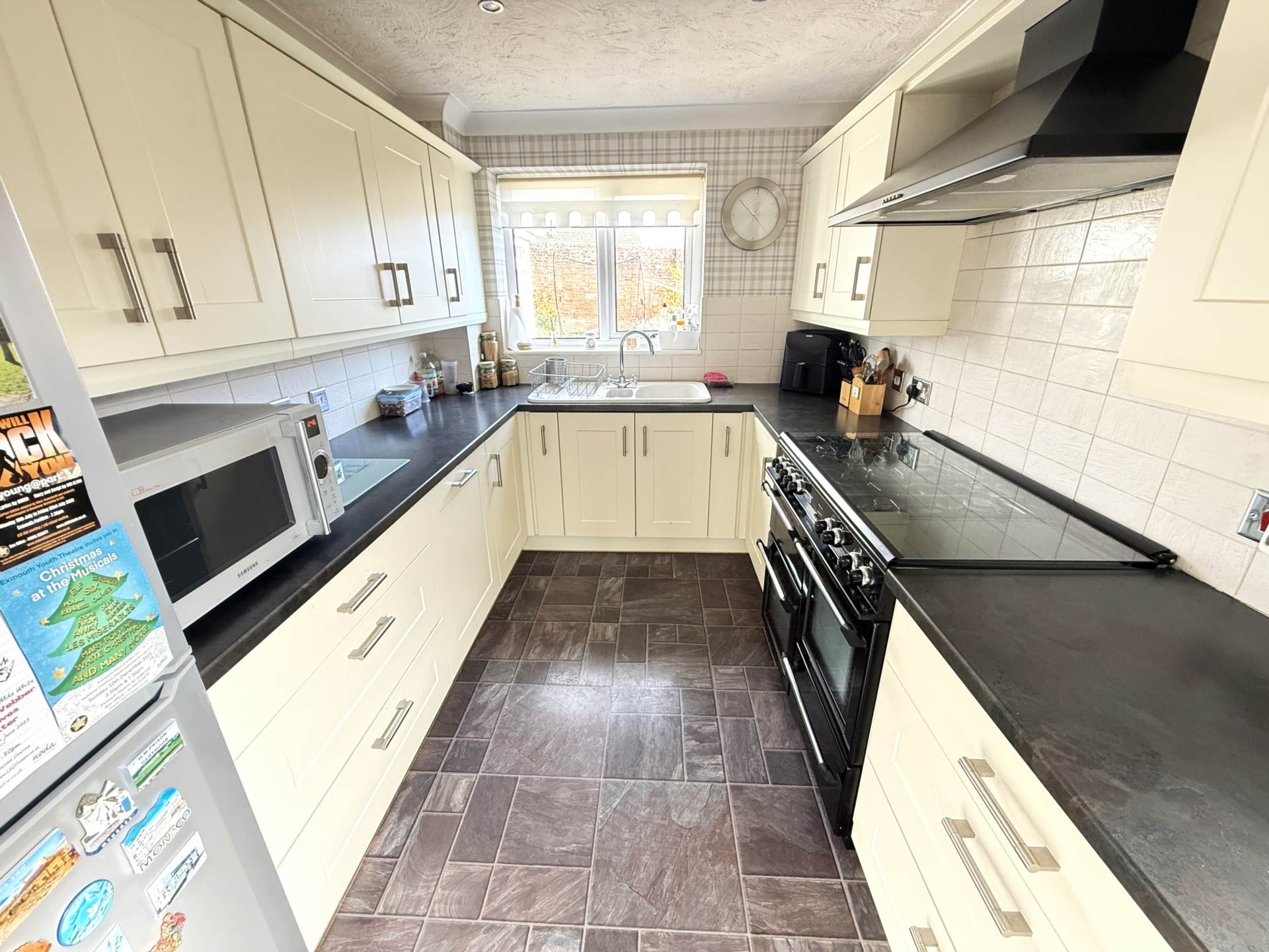 Cheriswood Avenue, Exmouth, Image 2