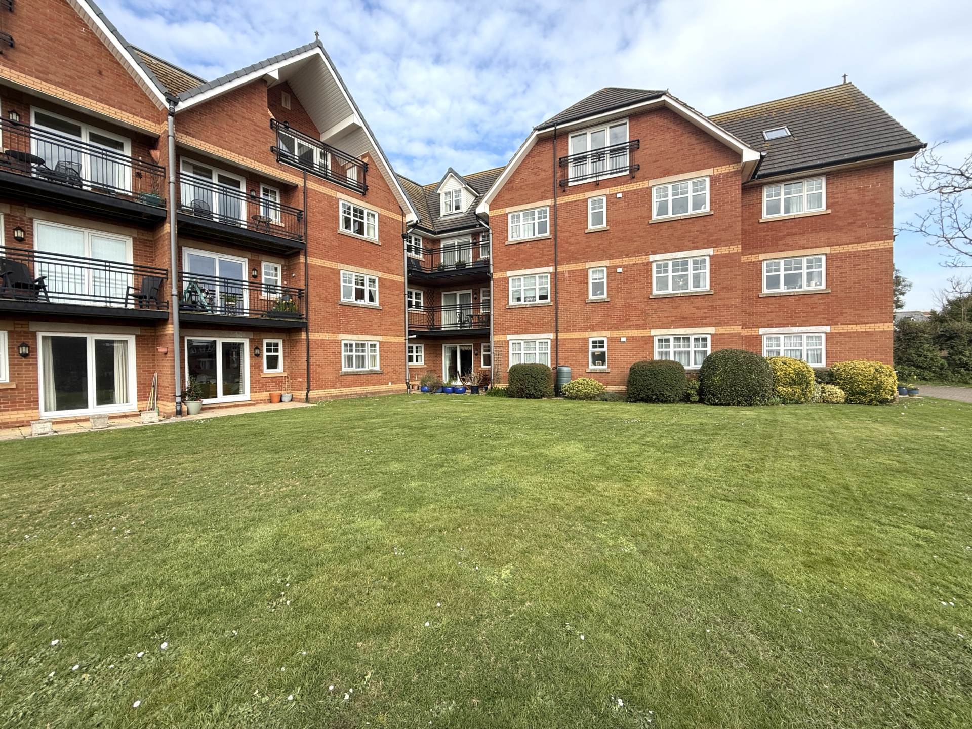 Douglas Avenue, Exmouth, Image 10