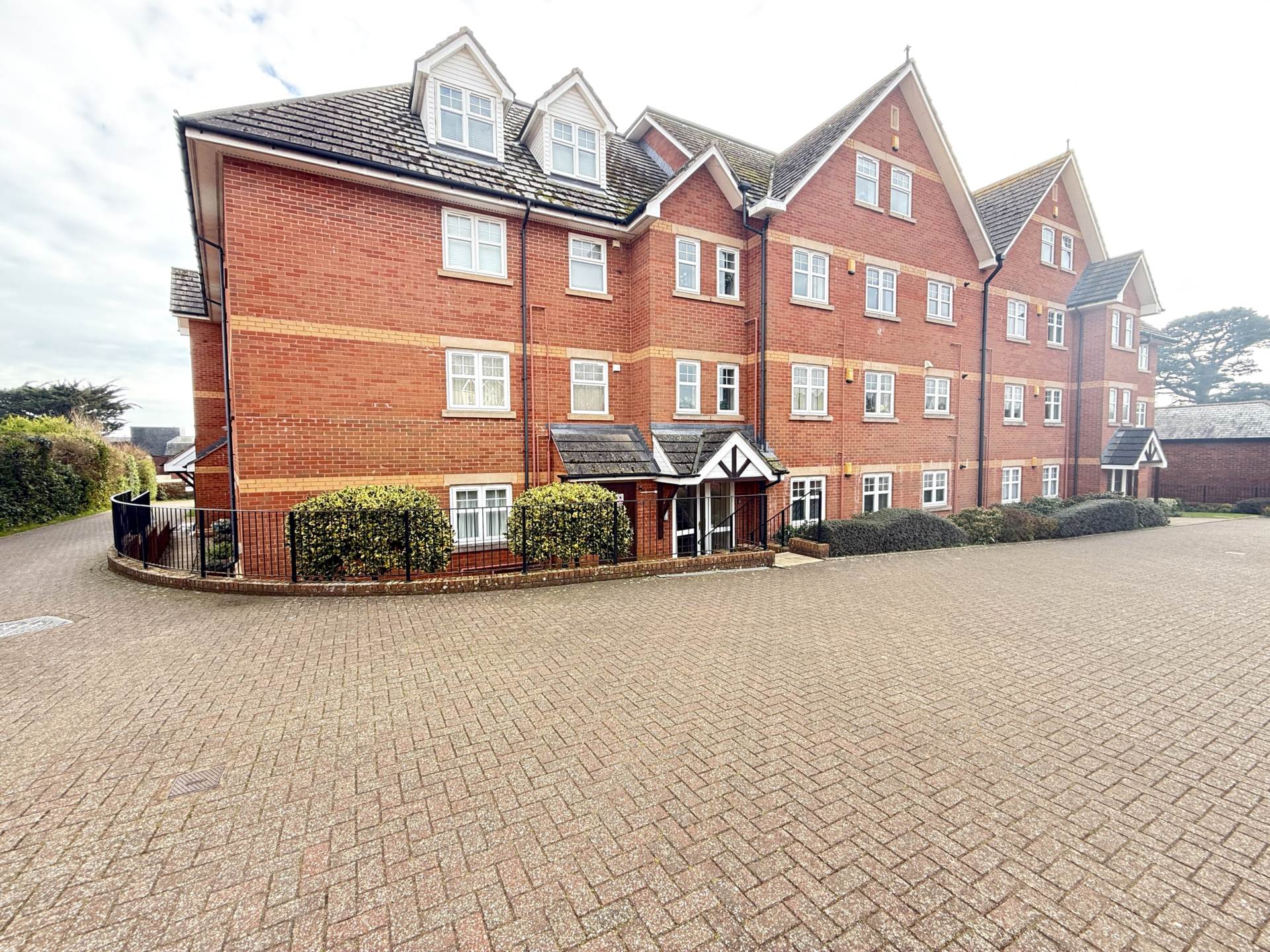 Douglas Avenue, Exmouth, Image 11