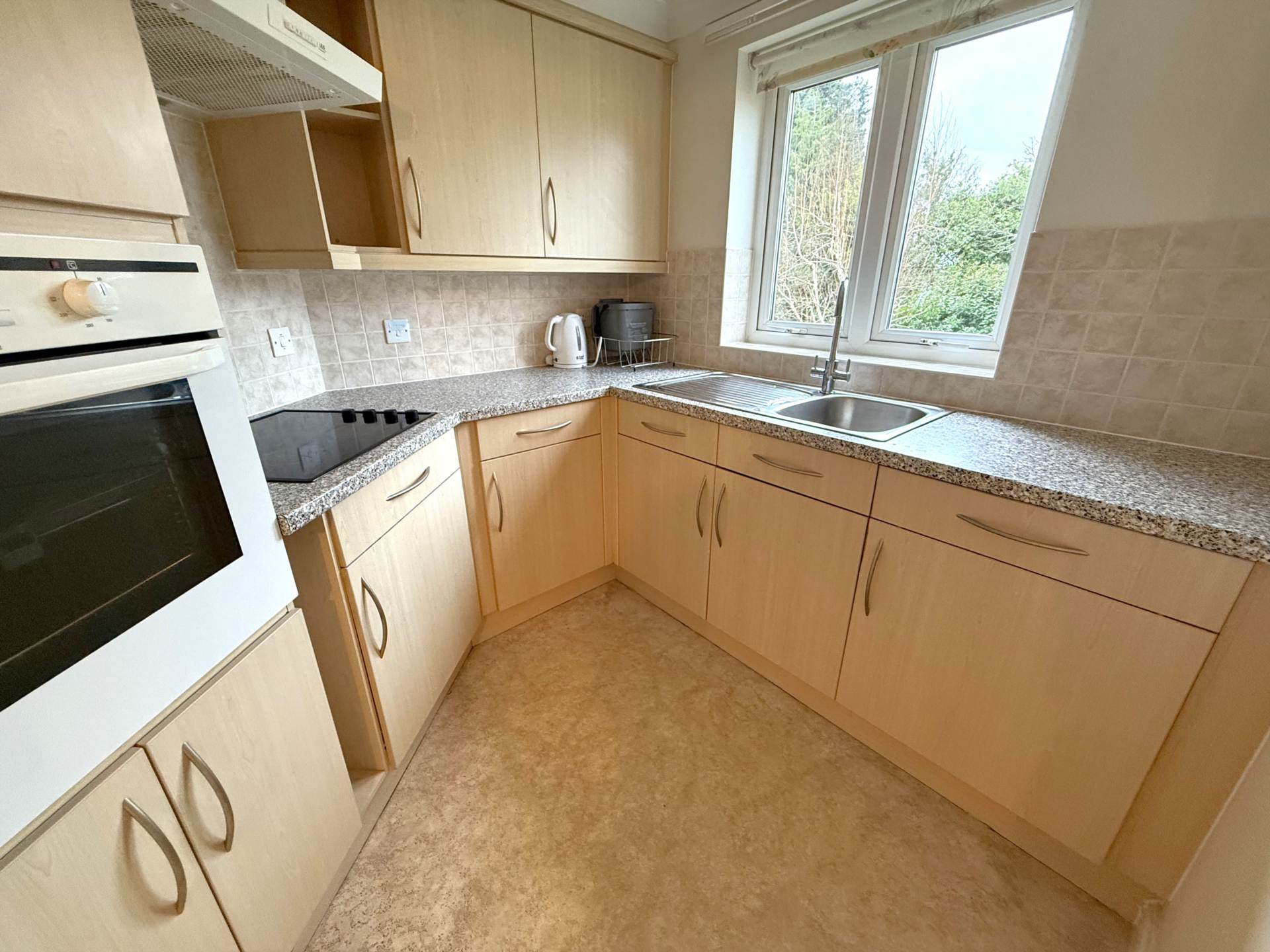 Bronte Court, Salterton Road, Image 3
