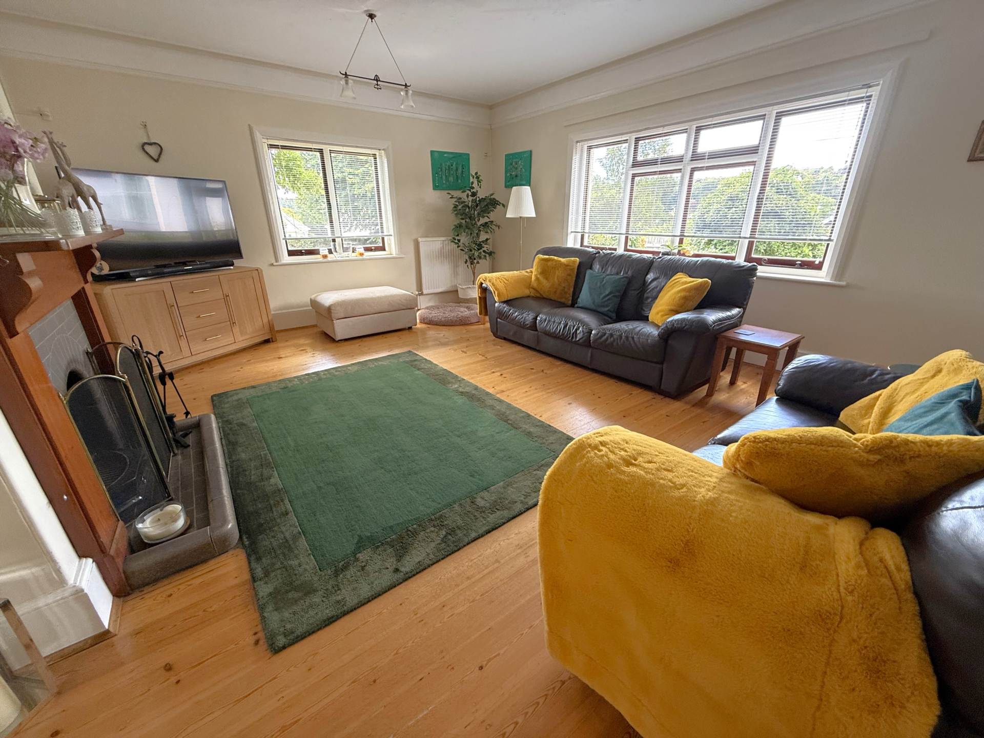 Knowle Village, Knowle, Budleigh Salterton, Image 4