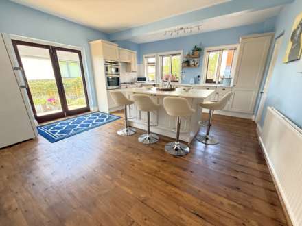 Knowle Village, Knowle, Budleigh Salterton, Image 2