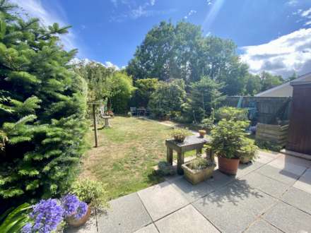 Drakes Gardens, Exmouth, Image 3