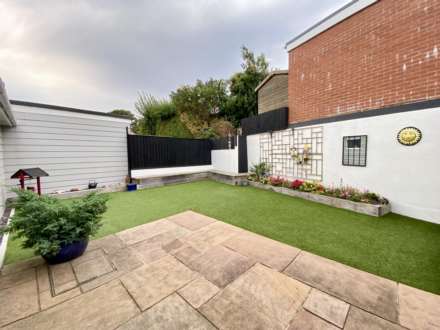Swiss Close, Exmouth, Image 15