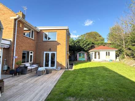 Heatherdale, Exmouth, Image 10