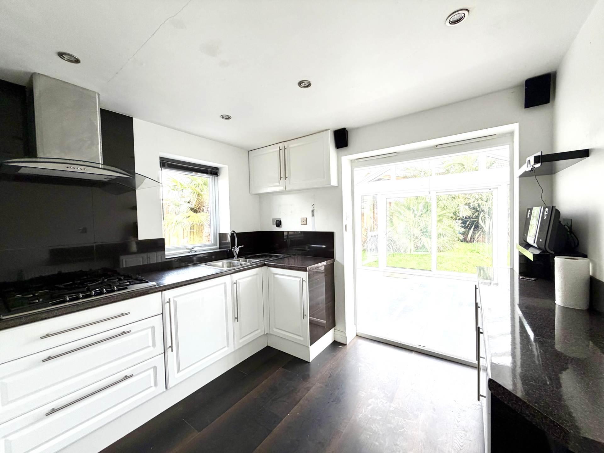 Mount Pleasant Avenue, Exmouth, Image 2