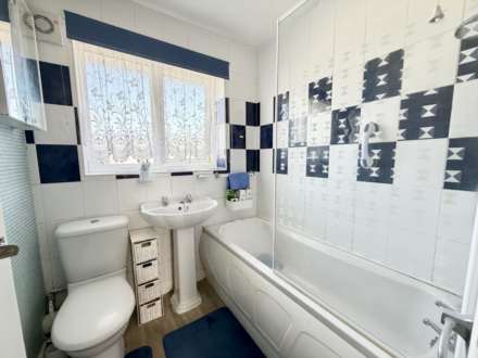 Maple Drive, Exmouth, Image 9