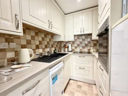 Glenorchy Court, Exmouth, Image 3