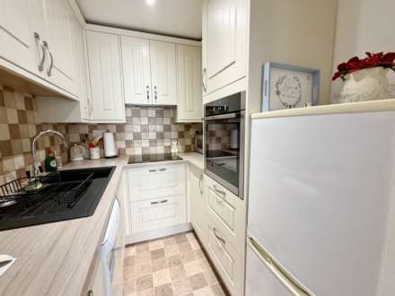 Glenorchy Court, Exmouth, Image 4