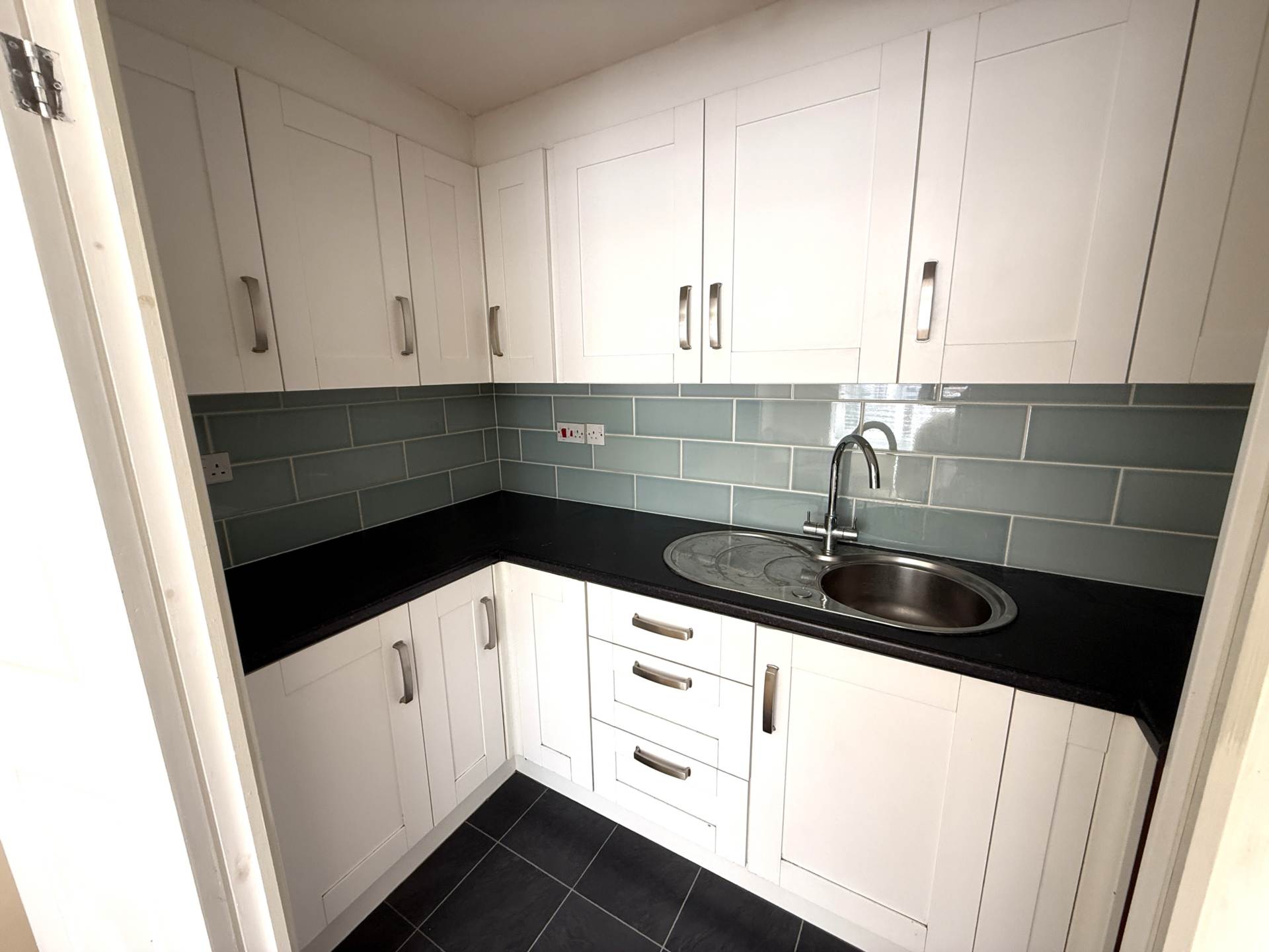 Exmouth Court, Exmouth, Image 3