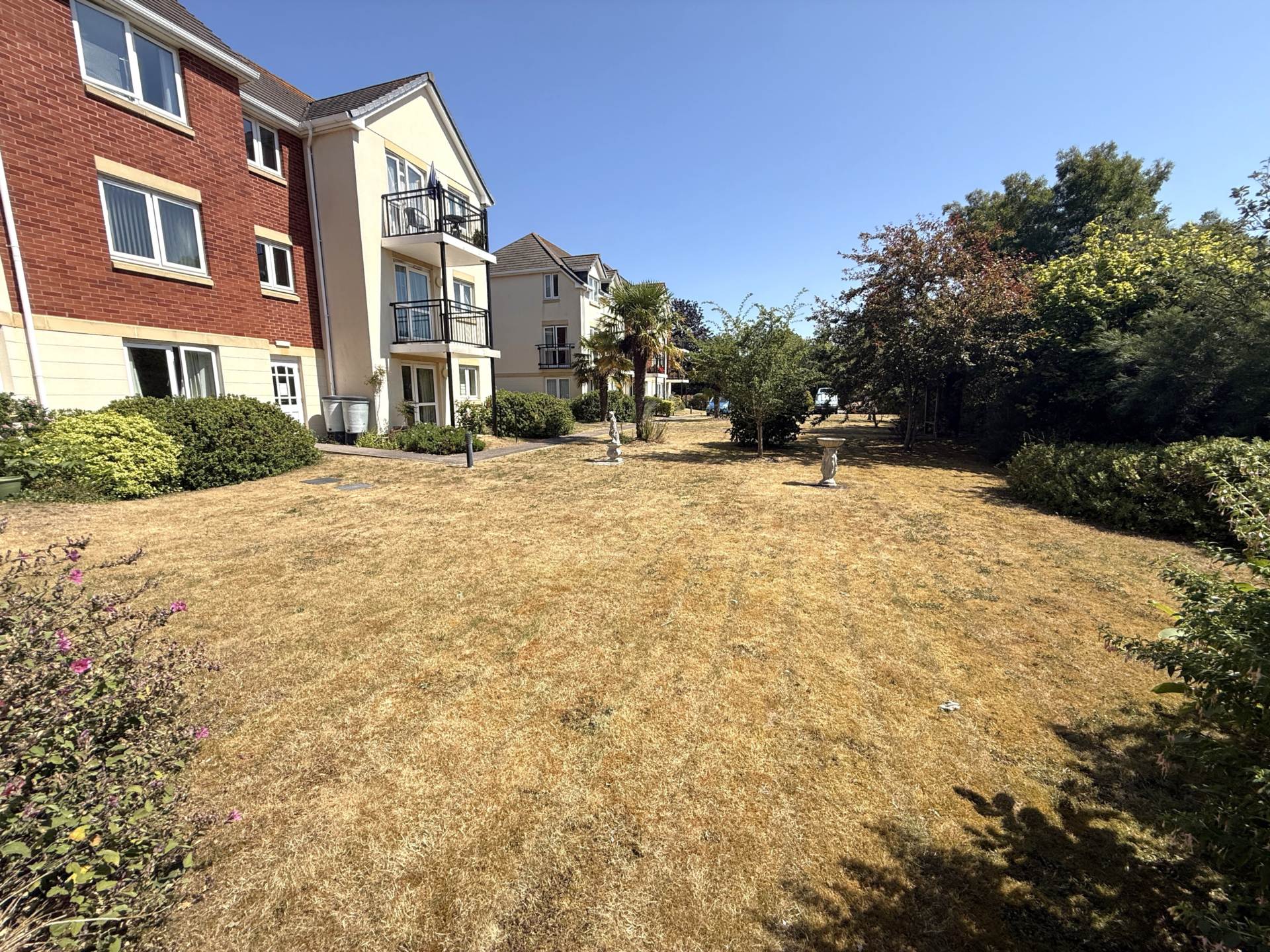 Bronte Court, 63 Salterton Road, Image 13