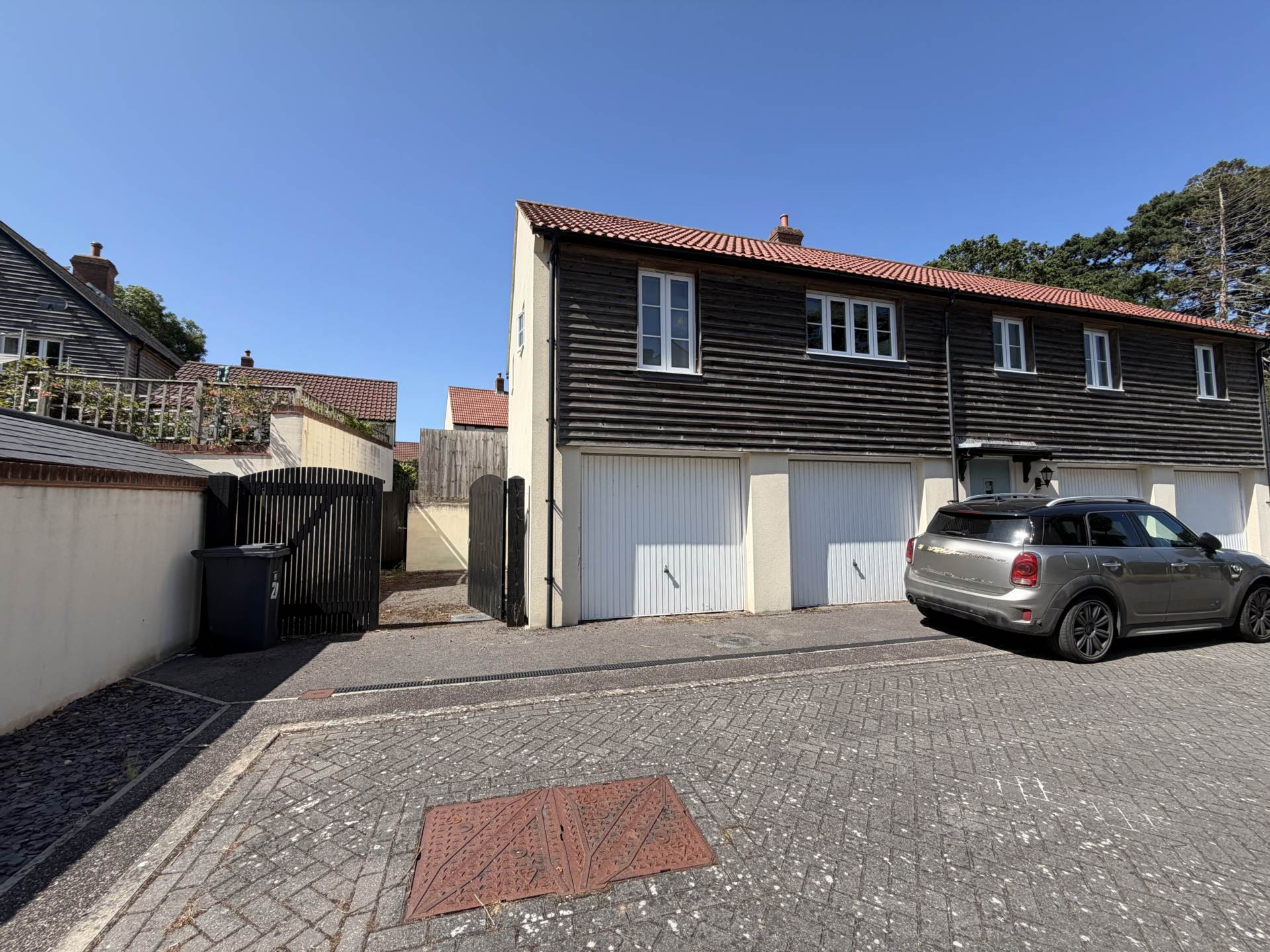 Hillcrest Gardens, Exmouth, Image 3