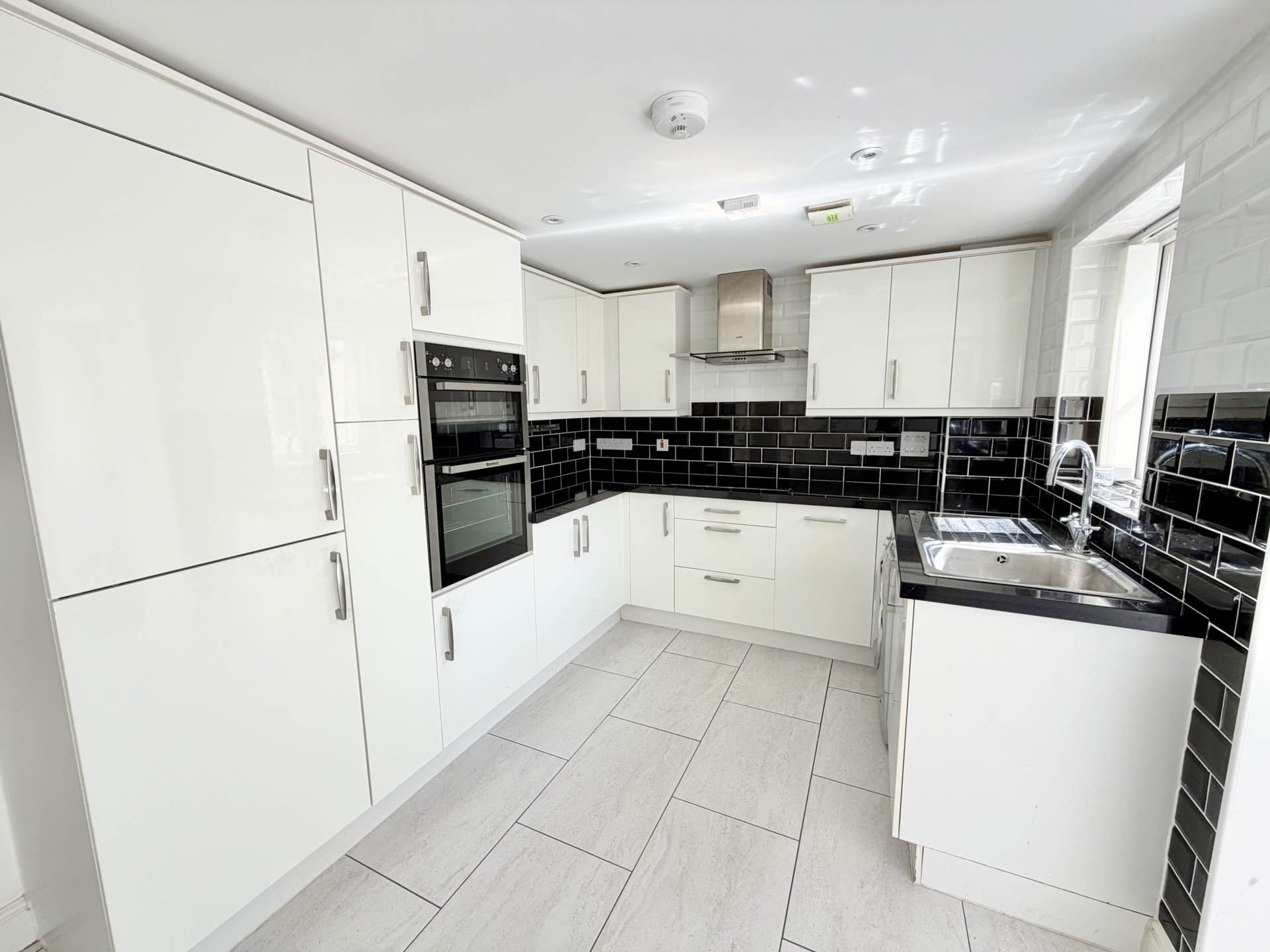 Hillcrest Gardens, Exmouth, Image 4