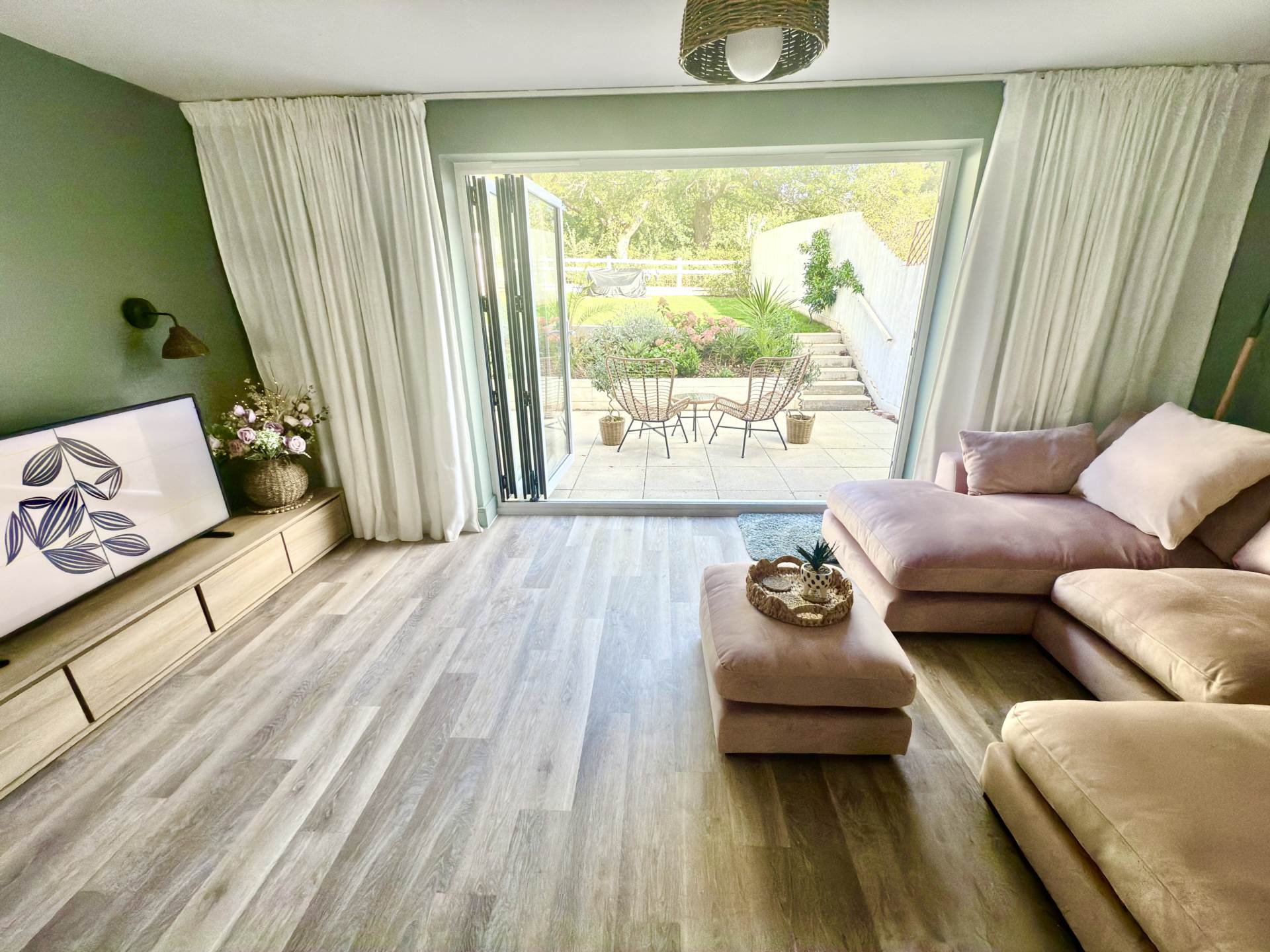 Fieldfare Crescent, Exmouth, Image 14