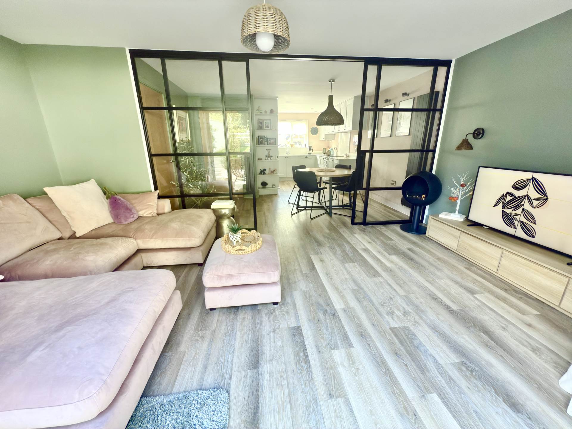 Fieldfare Crescent, Exmouth, Image 4