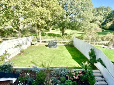 Fieldfare Crescent, Exmouth, Image 18