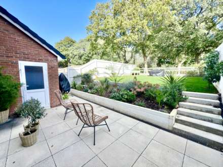 Fieldfare Crescent, Exmouth, Image 3