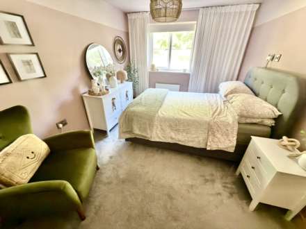 Fieldfare Crescent, Exmouth, Image 8