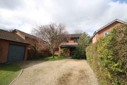 Thorntree Drive, Tring, Image 1