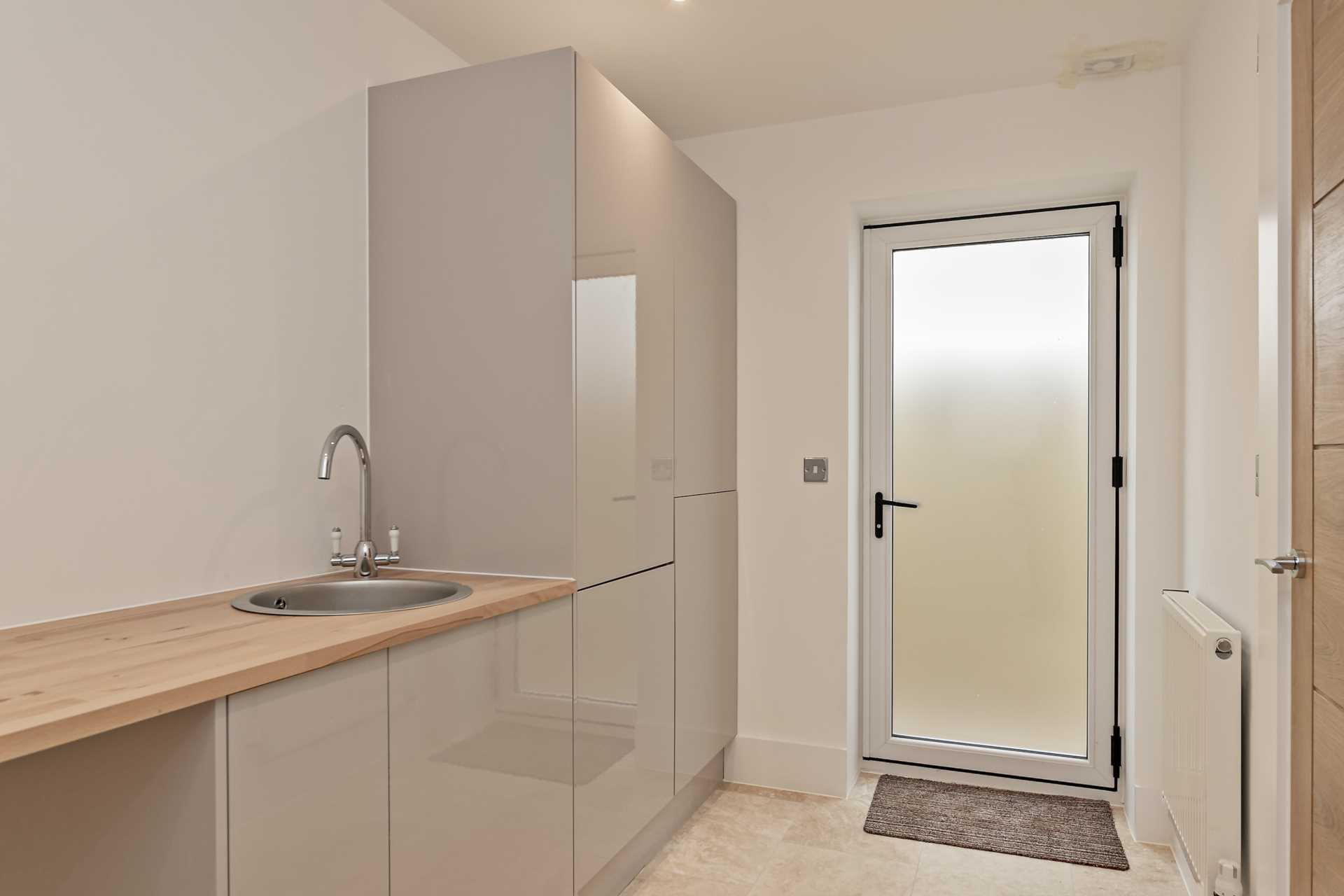 Property To Rent Beacons Field, Cheddington Little London Estates