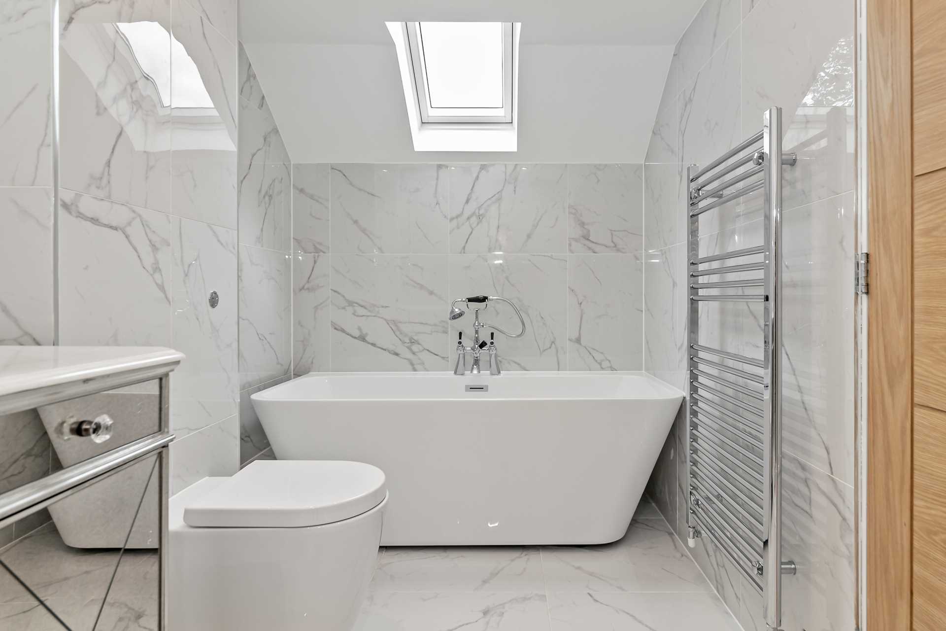 Property To Rent Beacons Field, Cheddington Little London Estates