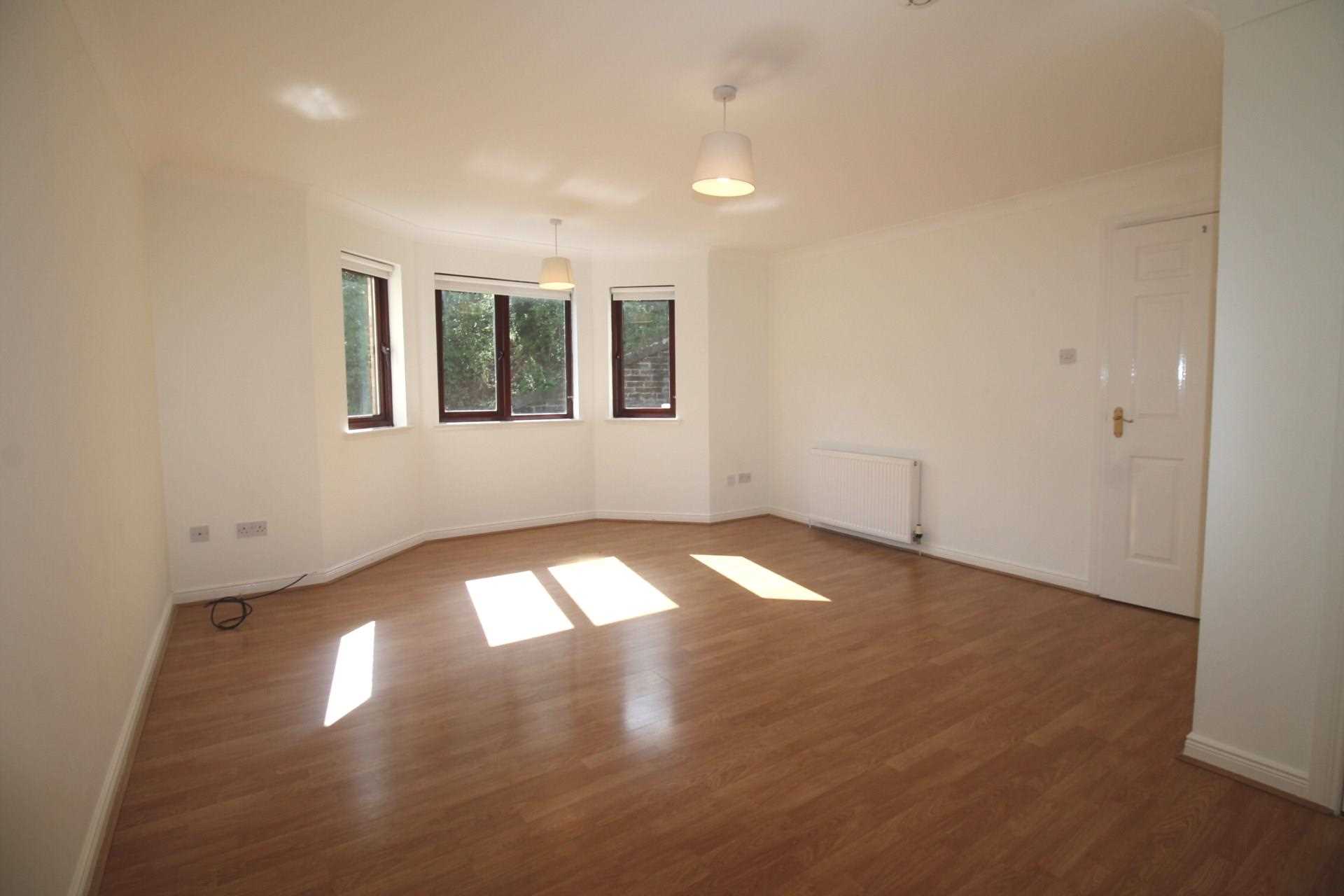 Rosebank Gardens, Johnstone, PA5 8EA, Image 2