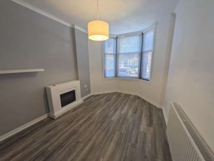 Hutton Drive, Glasgow, G51 4RR, Image 2