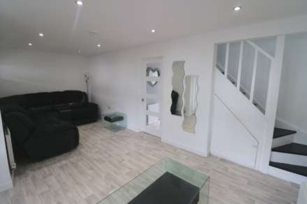 Phoenix Place, Elderslie, PA5 9AR, Image 3