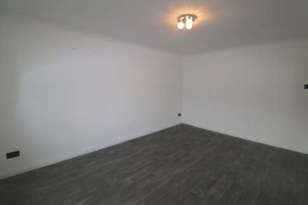 Dumbarton Road, Glasgow, G14 9YD, Image 8