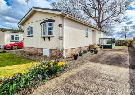 2 Bedroom Park Home, Low Meadow Park, Griston