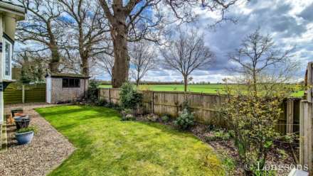 Low Meadow Park, Griston, Image 12