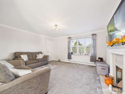 Woodpecker Drive, Watton, Image 3