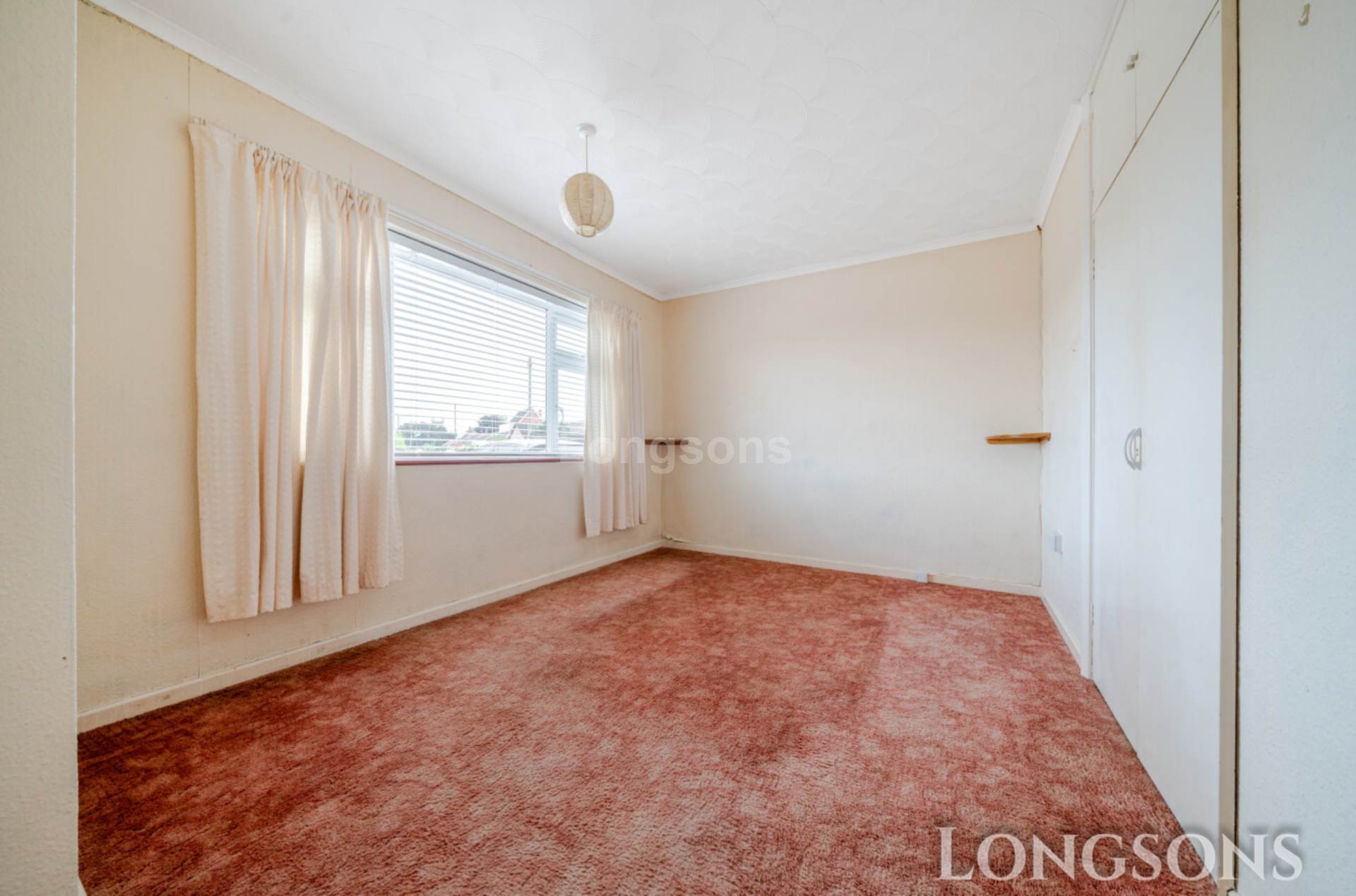 The Oval, Saham Toney, Image 7