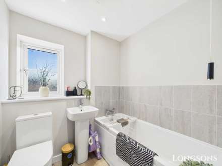 Wessex Drive, Carbrooke, Image 9