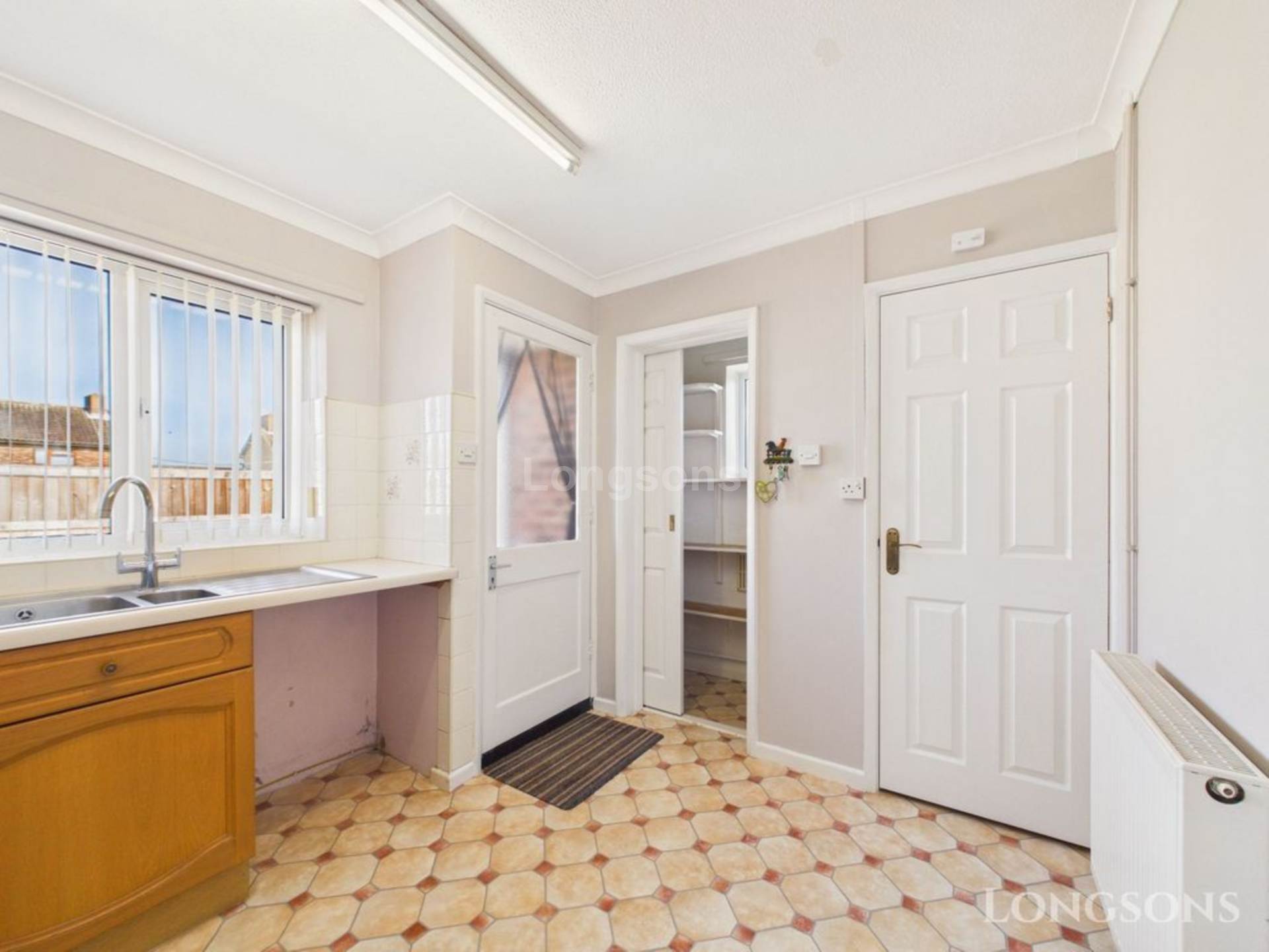 The Oval, Saham Toney, Image 2