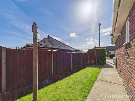 The Oval, Saham Toney, Image 11